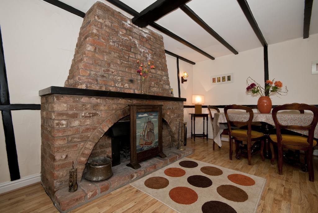 Tros Yr Afon Holiday Cottages And Manor House Beaumaris Pokoj fotografie